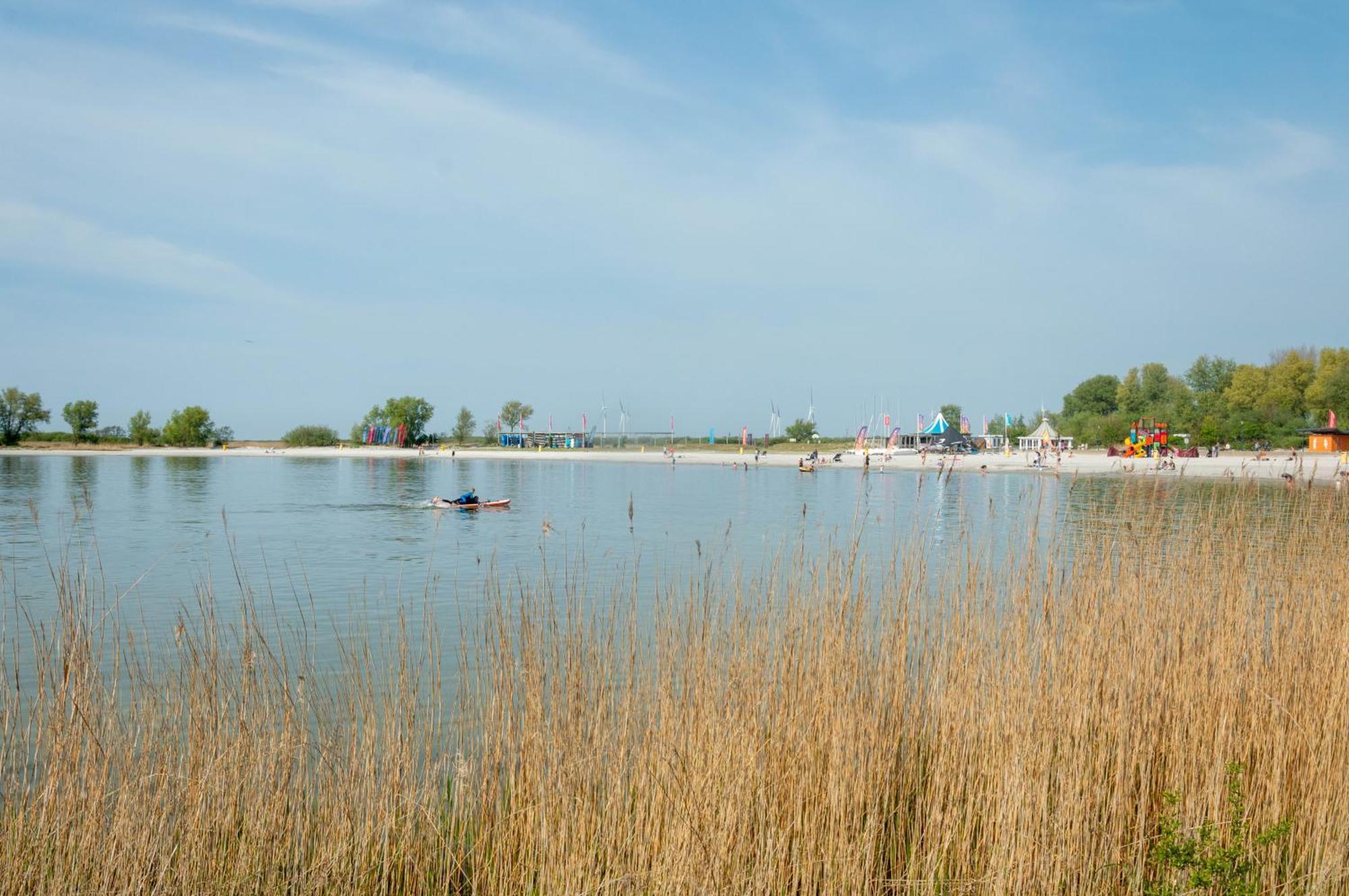 Zuiderzeestate 35, Prachtig Appartement Aan Het Ijsselmeer 玛库姆 外观 照片